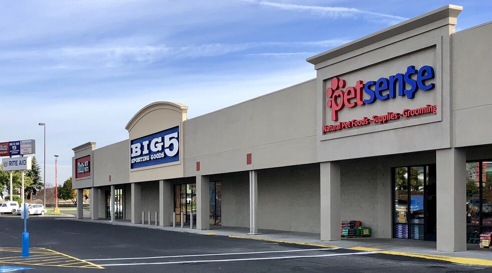 2200-2212 Island Ave, La Grande, OR à louer - Photo du bâtiment - Image 2 de 5