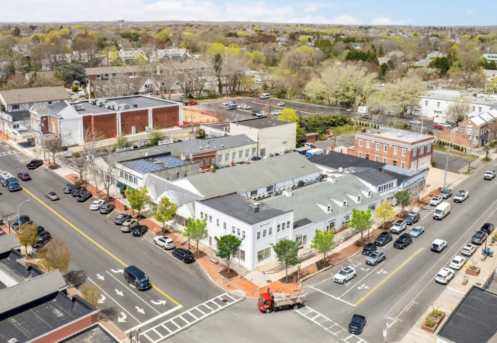 1-15 Hill St, Southampton, NY à louer Photo du bâtiment- Image 1 de 4