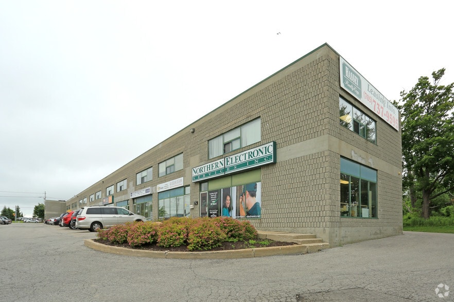 660 Bayview Dr, Barrie, ON for lease - Building Photo - Image 3 of 9
