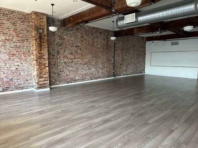 612 Columbia St, New Westminster, BC à louer - Photo du bâtiment - Image 3 de 8