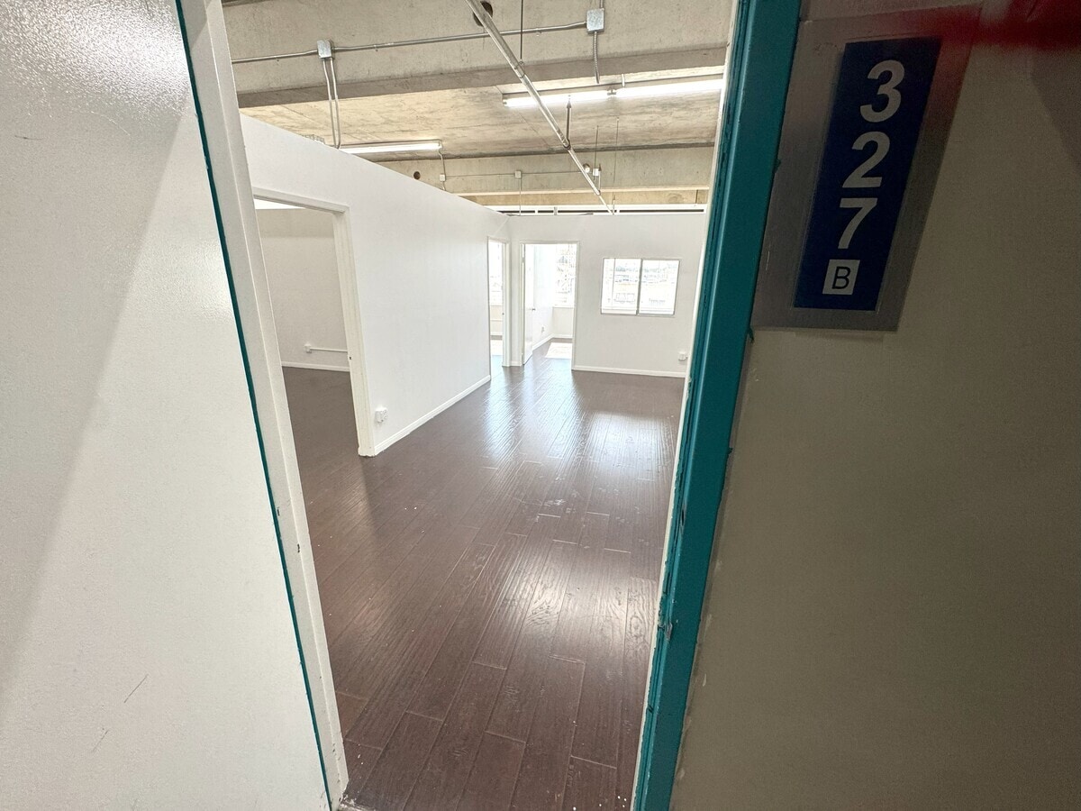 305 E 9th St, Los Angeles, CA for lease Building Photo- Image 1 of 10