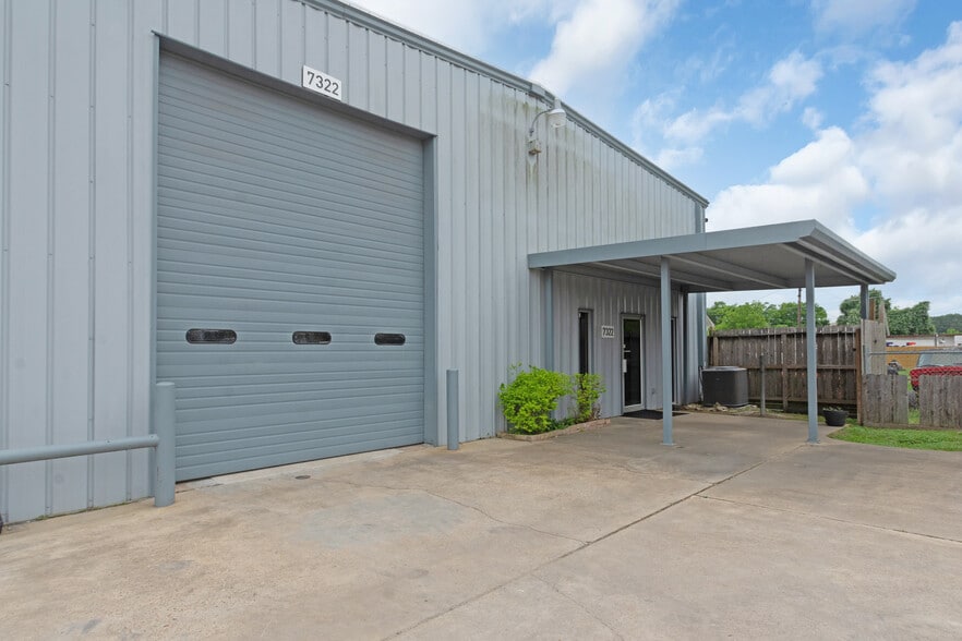7322 Almeda Genoa Rd, Houston, TX for lease - Building Photo - Image 3 of 17