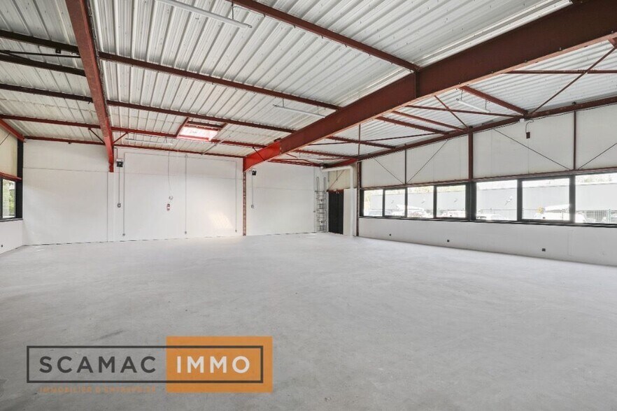 Industrial in Villebon-sur-Yvette for lease - Building Photo - Image 1 of 6