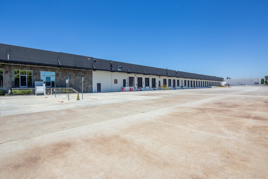 1515-1517 E Winston Rd, Anaheim, CA for lease - Building Photo - Image 1 of 4