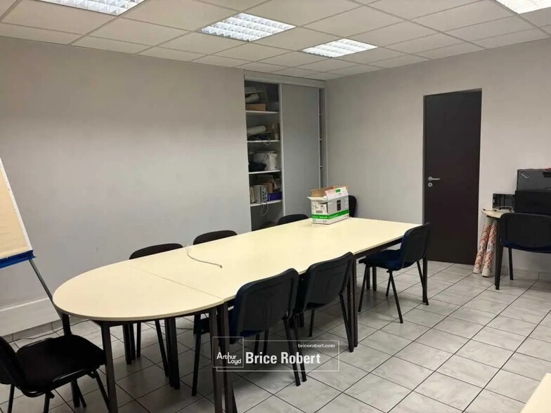 Local d'activités dans Saint-Symphorien-d'Ozon à vendre - Photo intérieure - Image 3 de 7