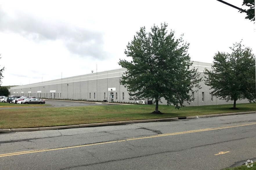 5 Brick Plant Rd, South River, NJ for lease - Primary Photo - Image 1 of 9