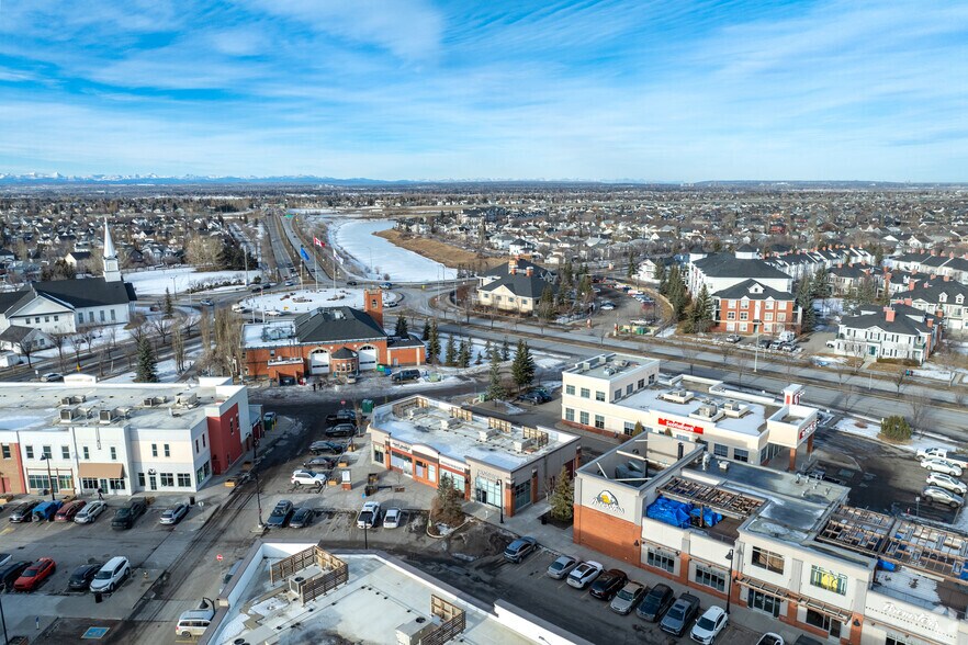11 McKenzie Towne Ave SE, Calgary, AB à louer - Aérien - Image 3 de 3