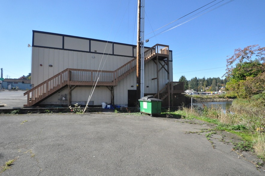 50 W Columbia River Hwy, Clatskanie, OR à vendre - Photo du bâtiment - Image 3 de 14