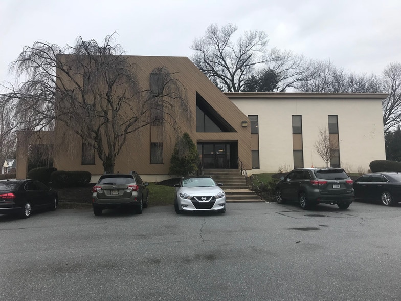 23 Paoli Pike, Paoli, PA for lease - Building Photo - Image 1 of 16