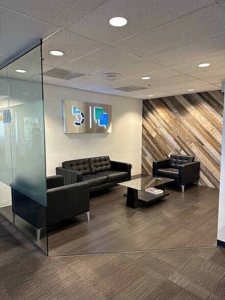 8500 Leesburg Pike, Vienna, VA à louer - Photo du bâtiment - Image 3 de 13