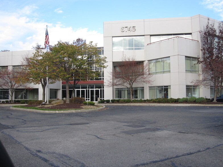 6745 Engle Rd, Middleburg Heights, OH for lease - Building Photo - Image 2 of 10