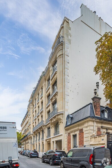 52 Rue De La Bienfaisance, Paris à louer - Photo du bâtiment - Image 3 de 7
