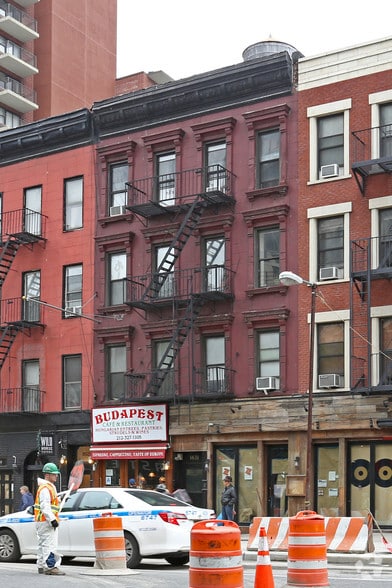 1631 Second Ave, New York, NY for lease - Building Photo - Image 2 of 10