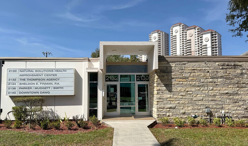 2130-2140 Mcgregor Blvd, Fort Myers, FL à louer - Photo du bâtiment - Image 3 de 5
