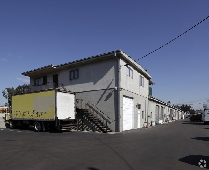 2808 W 5th St, Santa Ana, CA à louer - Photo du bâtiment - Image 2 de 7