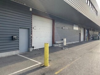 Plus de détails pour Local d'activités à louer