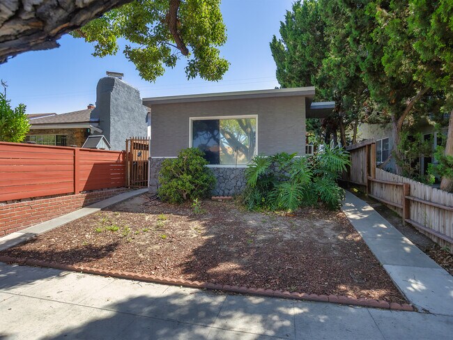 Plus de détails pour 1218 N Hollywood Way, Burbank, CA - Multi-résidentiel à vendre