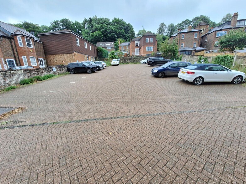 93-95 High St, Godalming for lease - Interior Photo - Image 2 of 3