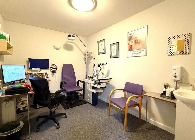 13 Wolborough St, Newton Abbot for sale - Interior Photo - Image 3 of 11