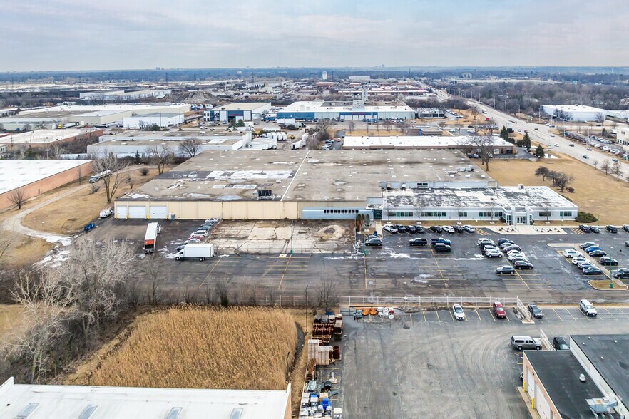 313 S Rohlwing Rd, Addison, IL à louer - Aérien - Image 3 de 6