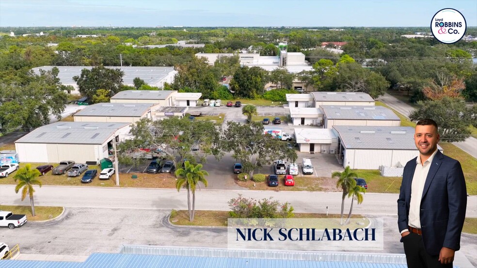 2311 Whitfield Industrial Way, Sarasota, FL à vendre - Vidéo sur l’inscription commerciale - Image 2 de 13