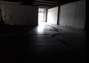 605 S Sherman St, Richardson, TX for lease Interior Photo- Image 2 of 2