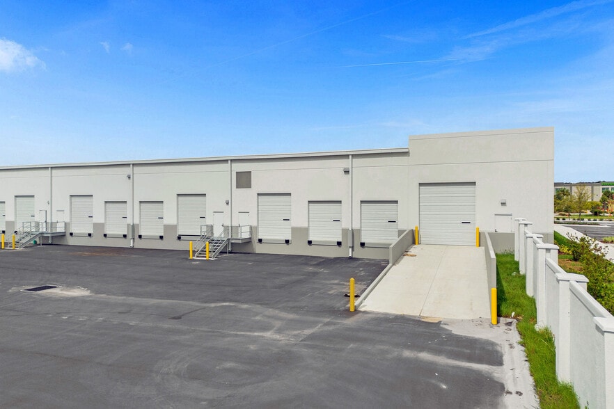 6275 S Goldenrod Rd, Orlando, FL for lease - Building Photo - Image 3 of 4