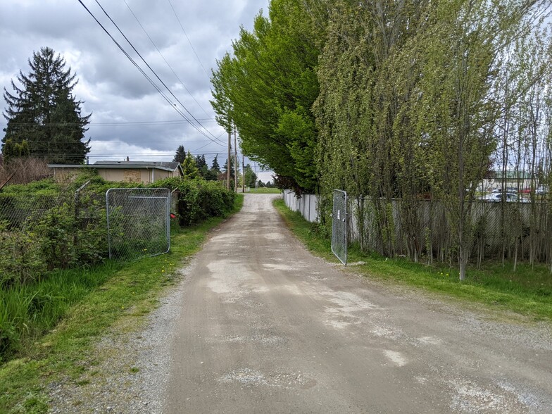 10301 31st St E, Edgewood, WA à louer - Photo du bâtiment - Image 3 de 34