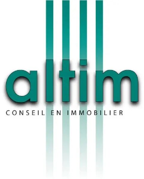 Retail in Paris for sale Building Photo- Image 1 of 2