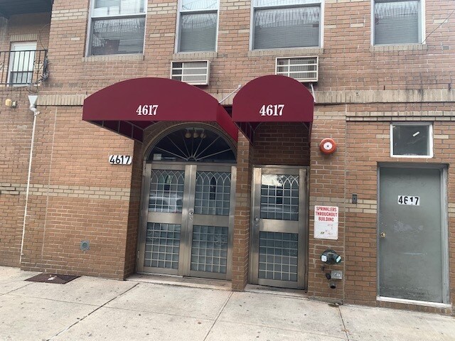 4617 White Plains Rd, Bronx, NY à louer - Photo du bâtiment - Image 3 de 3
