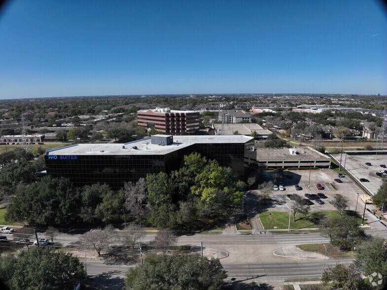 3200 Wilcrest Dr, Houston, TX à louer - Communauté Matterport - Image 3 de 13
