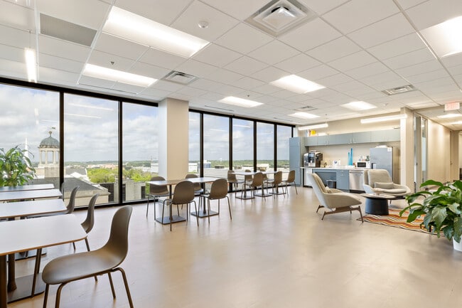 Plus de détails pour 101 N Monroe St, Tallahassee, FL - Coworking à louer