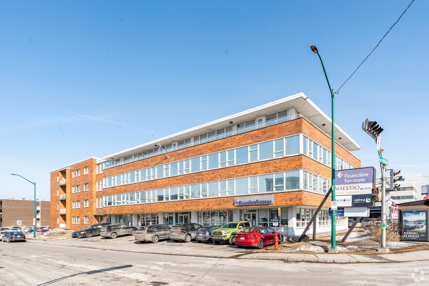 909-919 Rue Monseigneur-Grandin, Québec, QC for lease - Primary Photo - Image 1 of 3