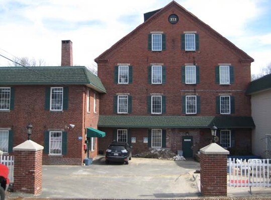 222 Central St, Saugus, MA à louer - Photo du bâtiment - Image 2 de 2