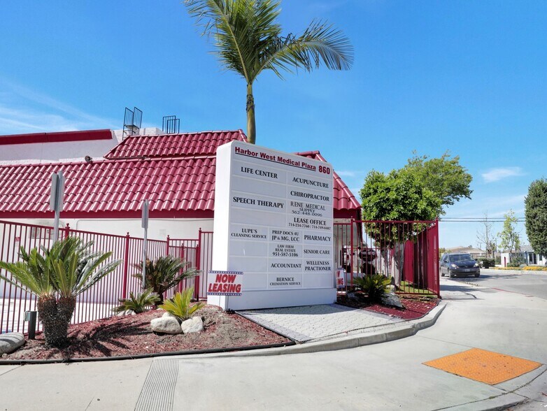 860 E La Habra Blvd, La Habra, CA à louer - Photo du bâtiment - Image 2 de 12