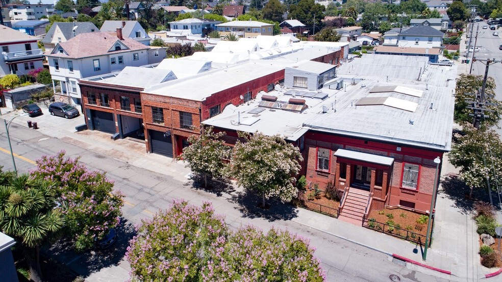 1148 E 18th St, Oakland, CA for sale - Primary Photo - Image 1 of 1