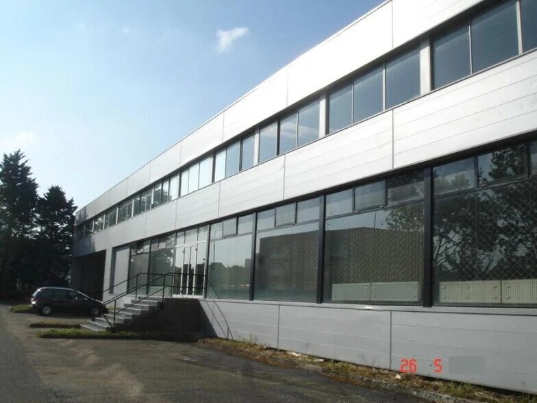 35 Boulevard De La Muette, Garges-lès-Gonesse for lease - Primary Photo - Image 1 of 26