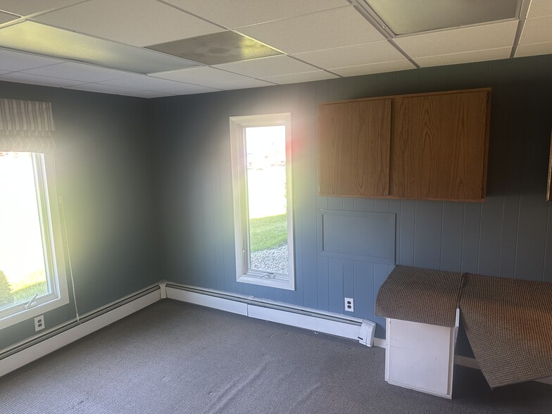 198 North Main St, Rutland Town, VT for lease - Interior Photo - Image 3 of 19