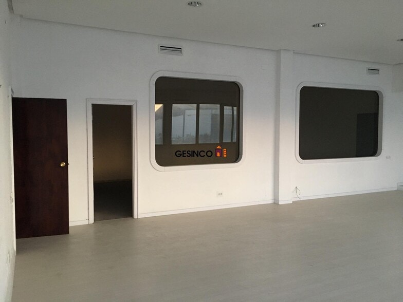 Retail in Ontinyent, Valencia for lease - Building Photo - Image 2 of 9