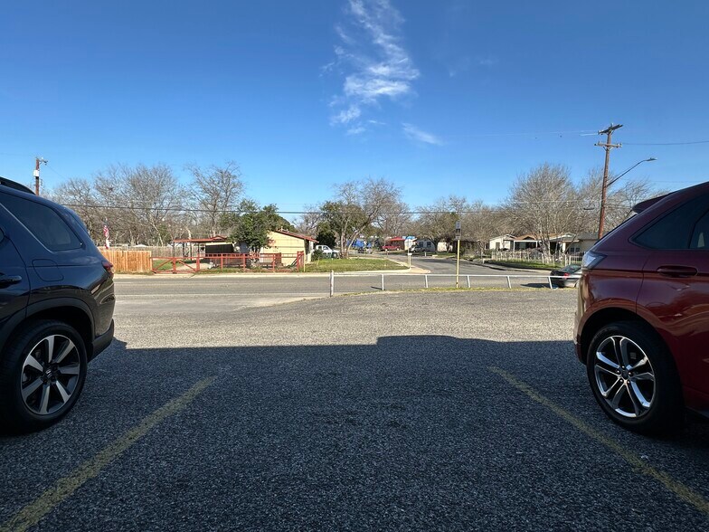 4145 Pleasanton Rd, San Antonio, TX à louer - Photo du bâtiment - Image 3 de 40