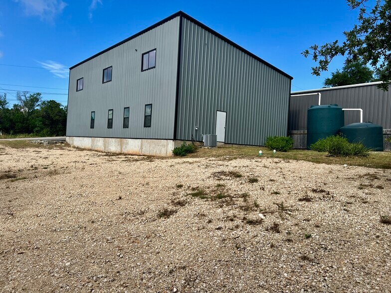 15014 Iowa St, Austin, TX à vendre - Photo du bâtiment - Image 2 de 22