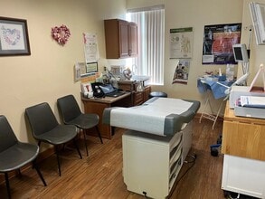 270 E 90th Dr, Merrillville, IN for sale Interior Photo- Image 2 of 5