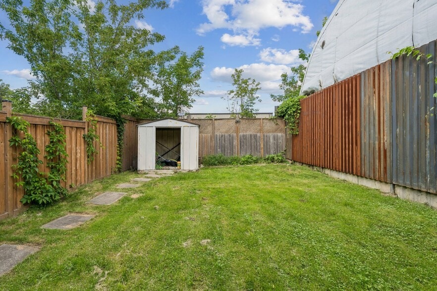 43 Whitfield Av, Hamilton, ON for sale - Building Photo - Image 2 of 15