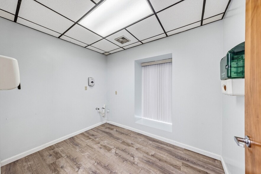 422 Grand St, Hoboken, NJ for sale - Interior Photo - Image 3 of 19