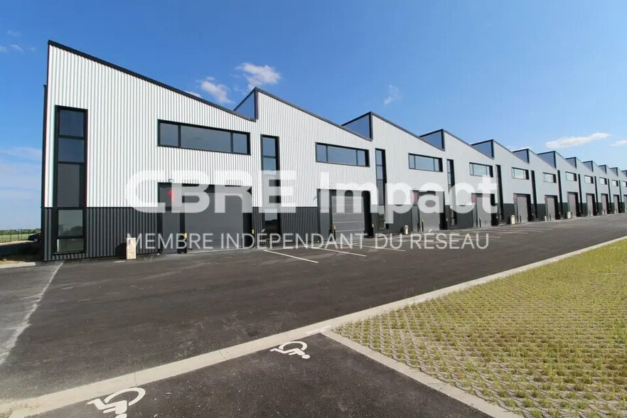 Flex in Cormontreuil for lease - Building Photo - Image 1 of 14