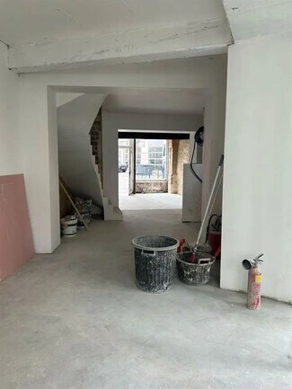 Plus de détails pour Commerce de détail à louer