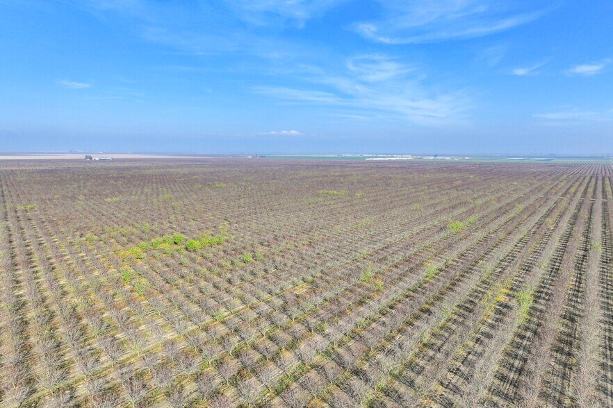 7455 W Lincoln Ave, Fresno, CA for sale - Building Photo - Image 2 of 12