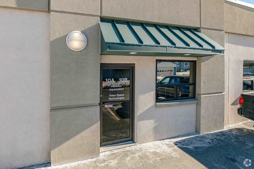 10-22 Henshaw St, Woburn, MA à louer - Photo du bâtiment - Image 3 de 5