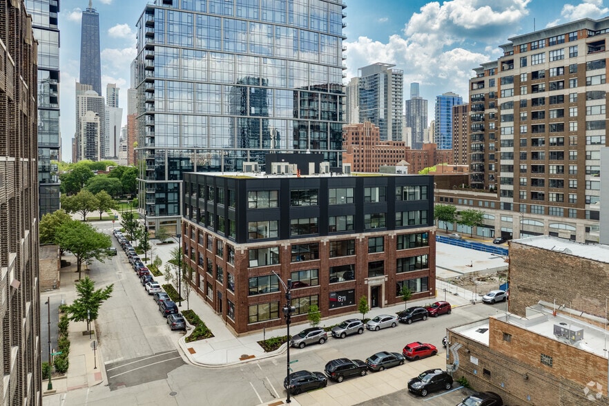 871 N Franklin St, Chicago, IL à louer - Aérien - Image 3 de 19