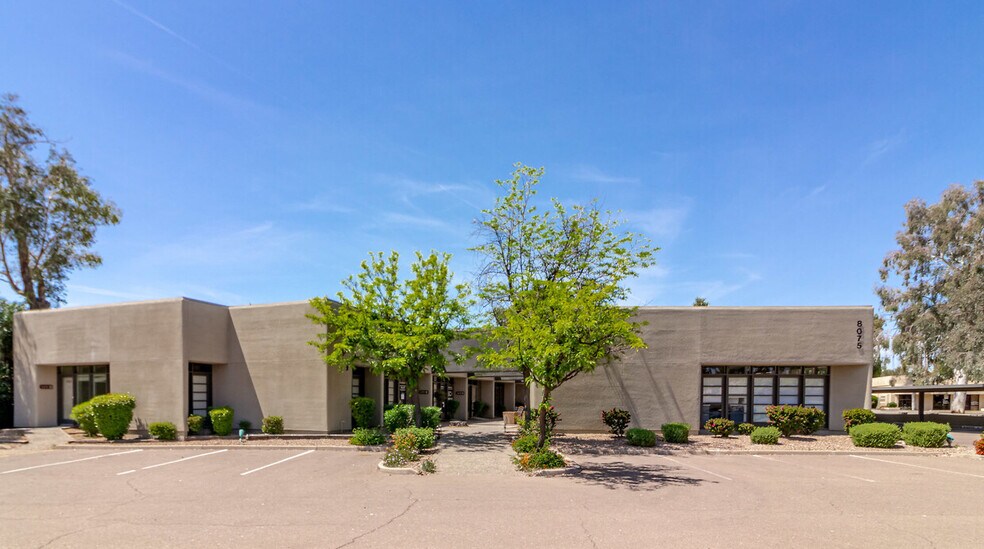 8075 E Morgan Trl, Scottsdale, AZ à louer - Photo du bâtiment - Image 3 de 13